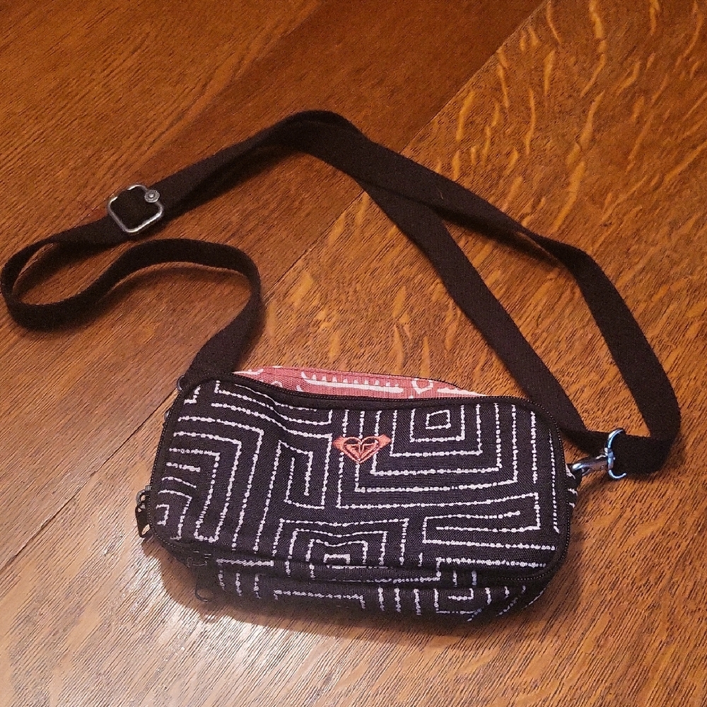 Roxy Black and White Geometric Crossbody Bag